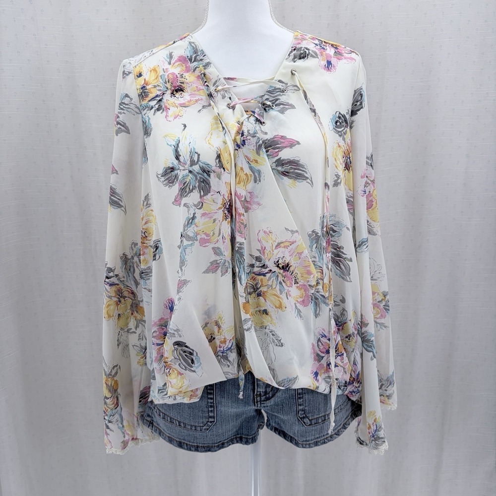 Umgee USA floral blouse with lace trim and tie front M feminine fairy boho